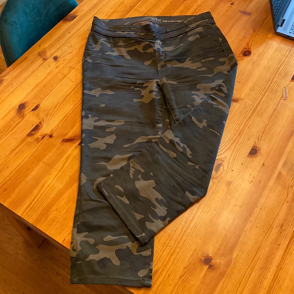 Soho Jeans by NY&Co. Cropped Camouflage Denim Legging